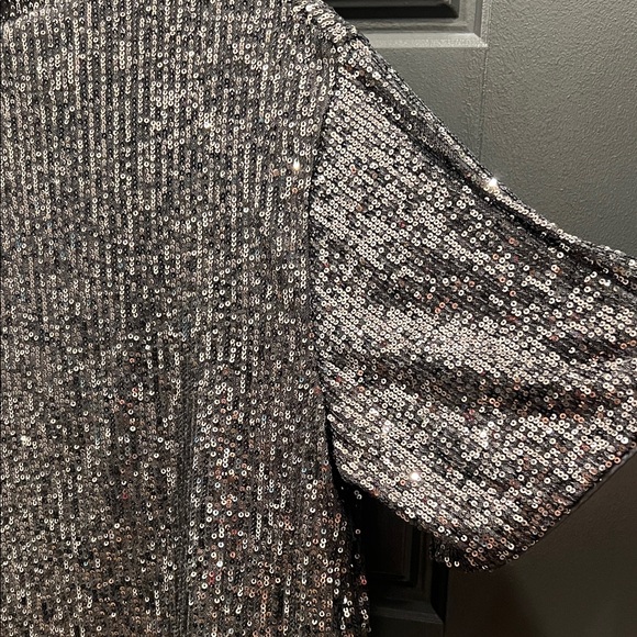 H&M Sequin Gray Silver Women's Top Size L - Picture 4 of 5